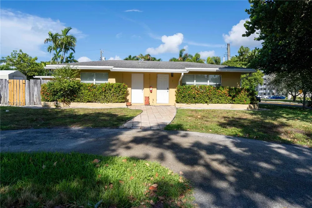 1980 NE 38th St #3 Oakland Park, FL 33308