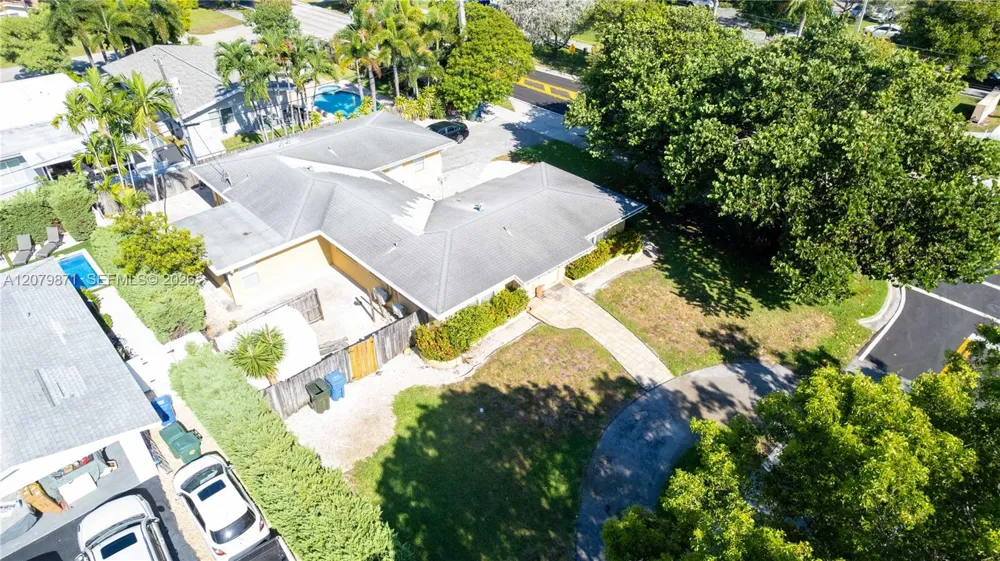 1980 NE 38th St #3 Oakland Park, FL 33308