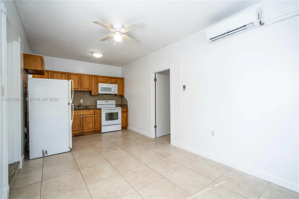 1980 NE 38th St #3 Oakland Park, FL 33308