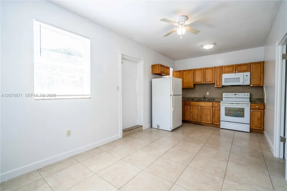 1980 NE 38th St #3 Oakland Park, FL 33308