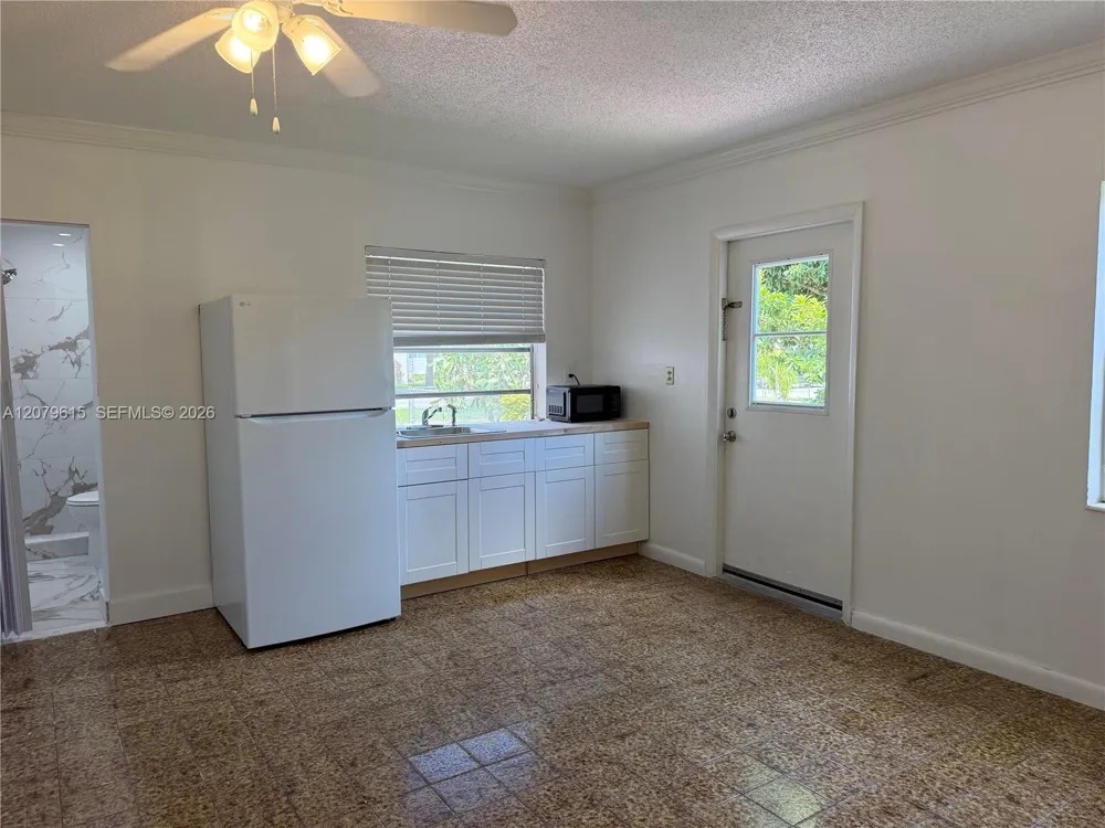 2725 SW 82 Avenue #A Miami, FL 33155
