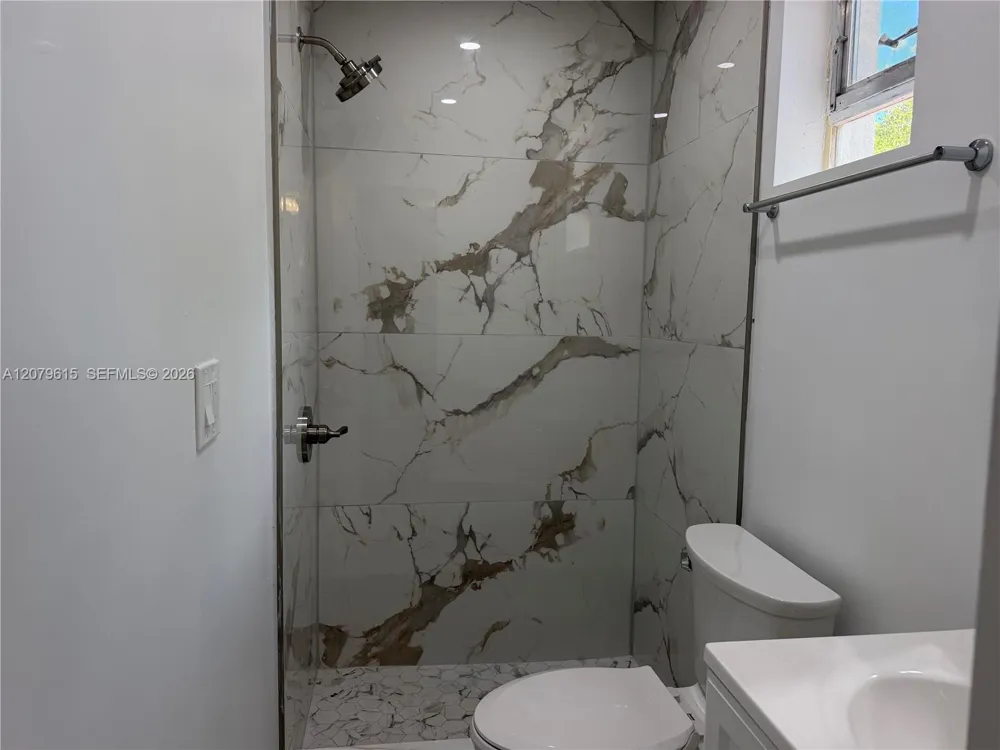 2725 SW 82 Avenue #A Miami, FL 33155