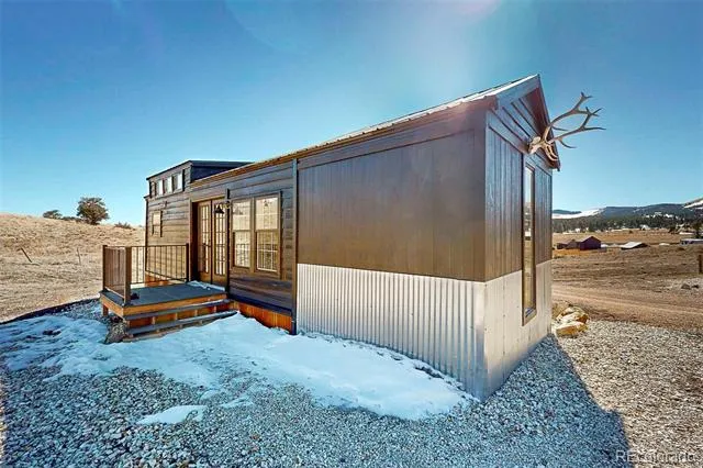 10589 County Road 102 Guffey, CO 80820