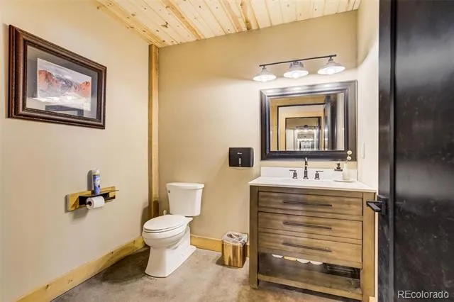 10589 County Road 102 Guffey, CO 80820
