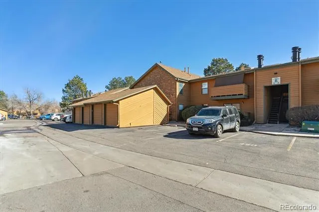 3335 S Ammons Street #103 Lakewood, CO 80227