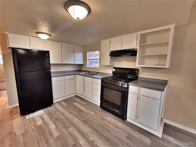 220 Mount View Lane Colorado Springs, CO 80907
