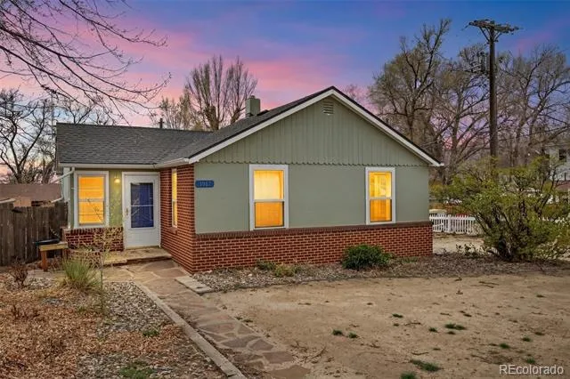 1917 E Cache La Poudre Street Colorado Springs, CO 80909