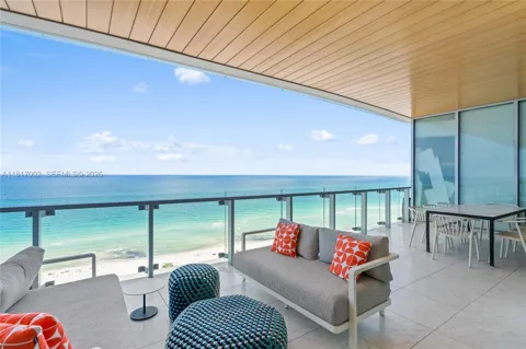 5775 Collins Ave #1602