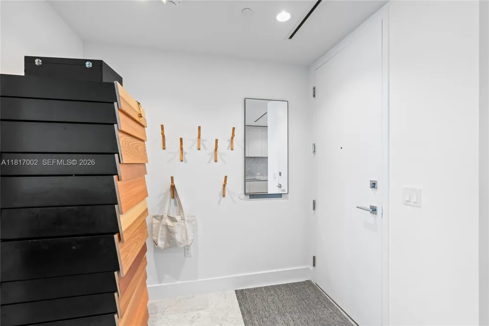 5775 Collins Ave #1602 Miami Beach, FL 33140
