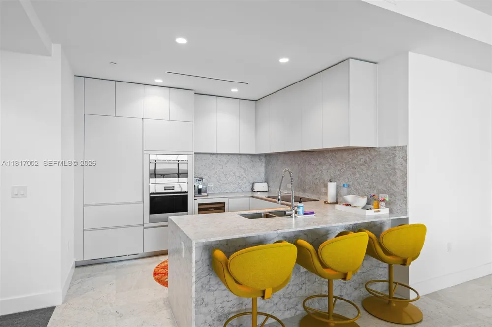 5775 Collins Ave #1602 Miami Beach, FL 33140