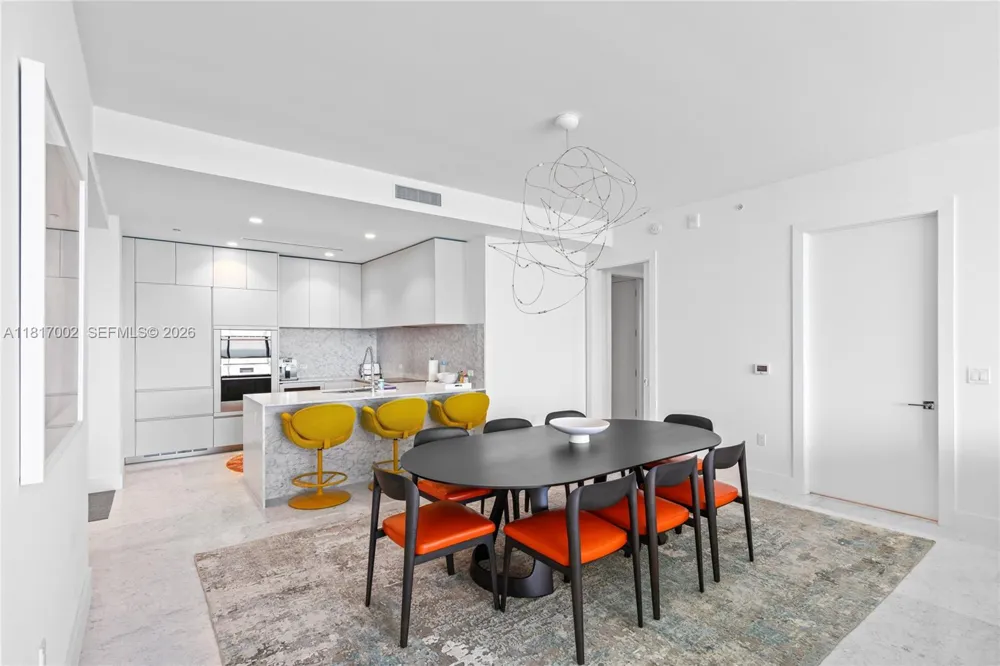 5775 Collins Ave #1602 Miami Beach, FL 33140