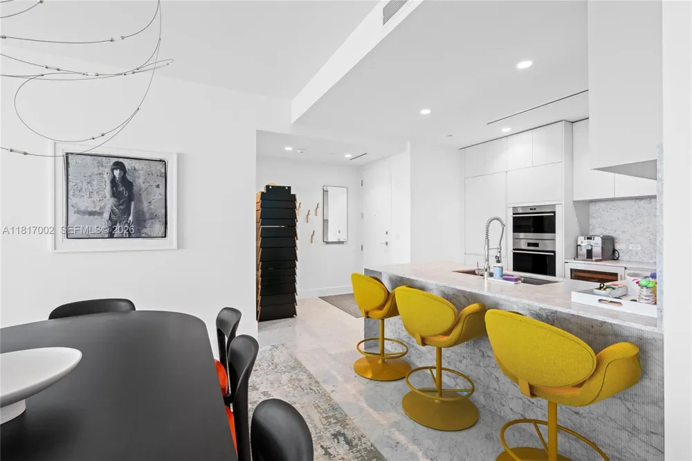 5775 Collins Ave #1602 Miami Beach, FL 33140
