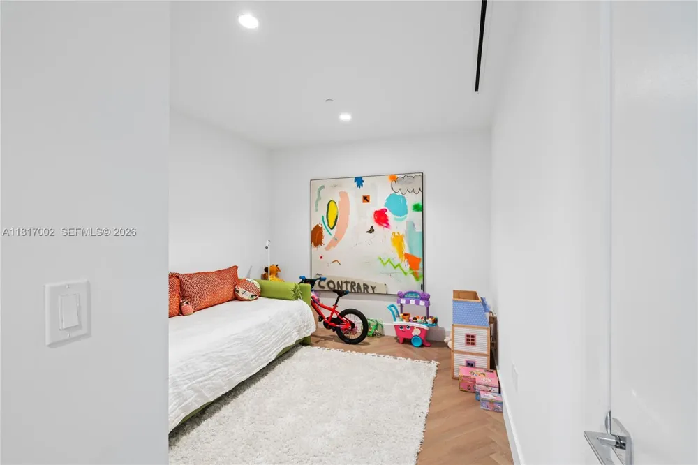5775 Collins Ave #1602 Miami Beach, FL 33140