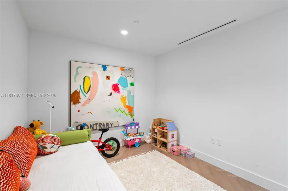 5775 Collins Ave #1602 Miami Beach, FL 33140