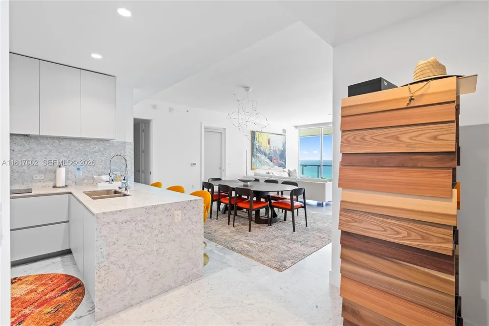 5775 Collins Ave #1602 Miami Beach, FL 33140