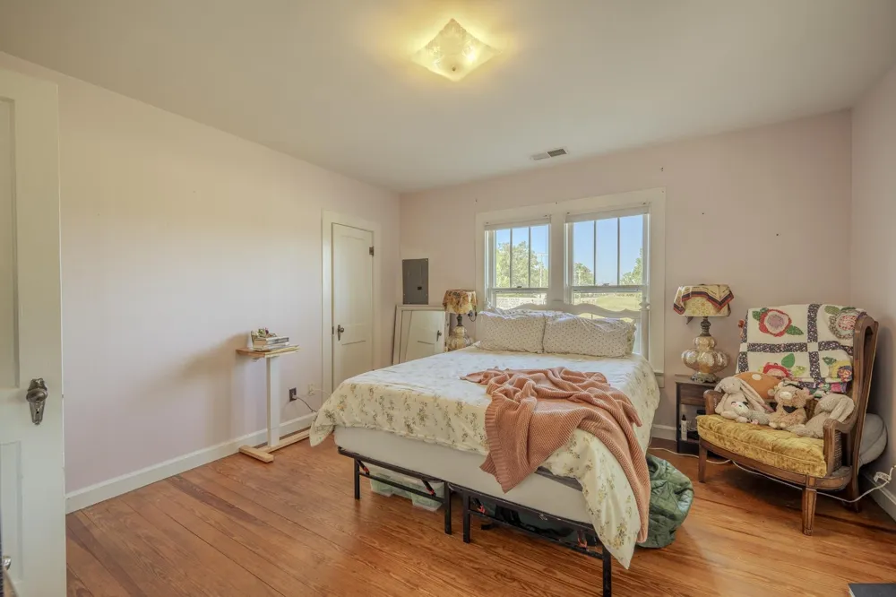 340 OAK ST Savannah, TN 38372