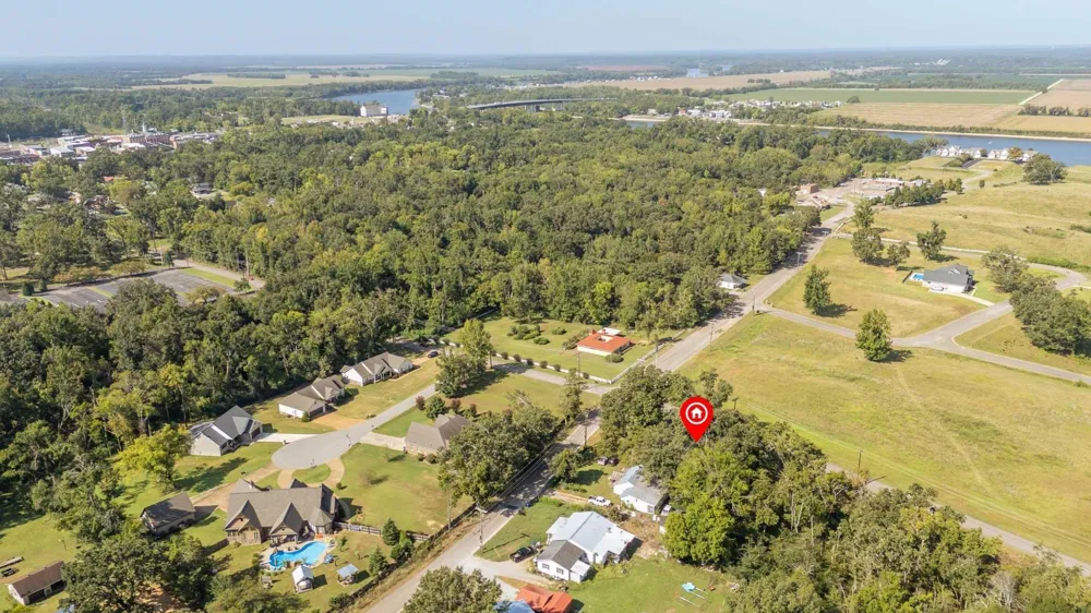 340 OAK ST Savannah, TN 38372