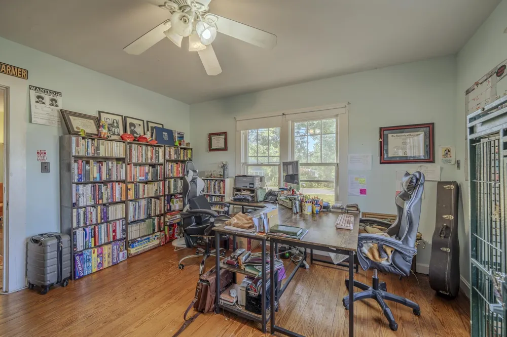 340 OAK ST Savannah, TN 38372