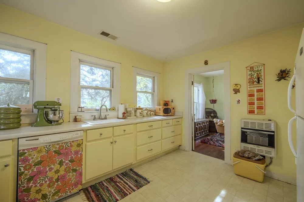340 OAK ST Savannah, TN 38372