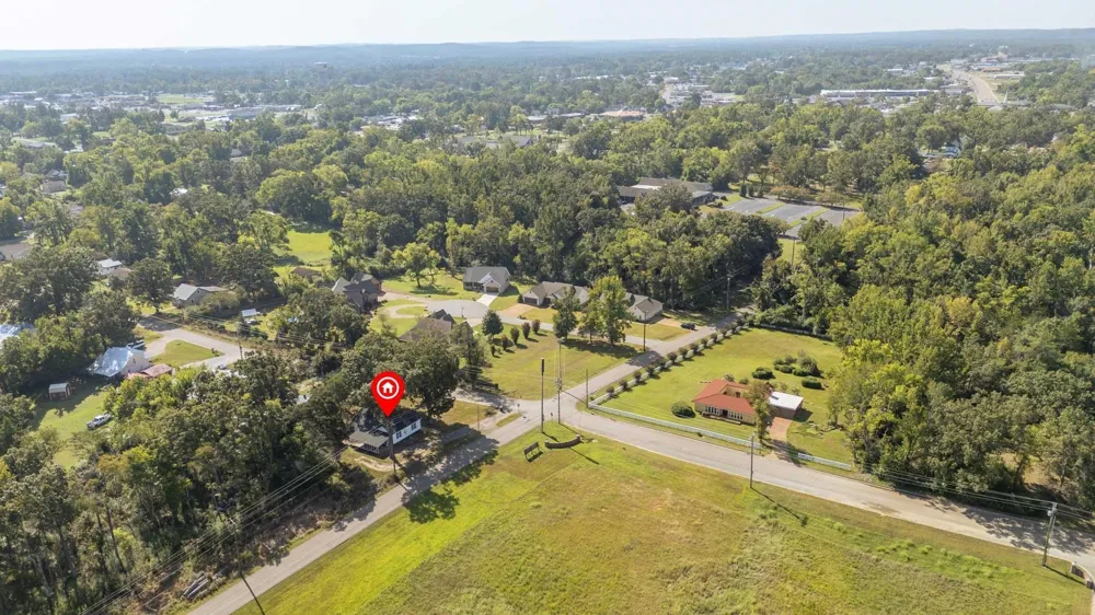 340 OAK ST Savannah, TN 38372