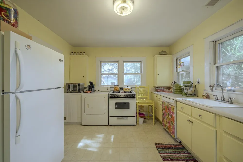 340 OAK ST Savannah, TN 38372