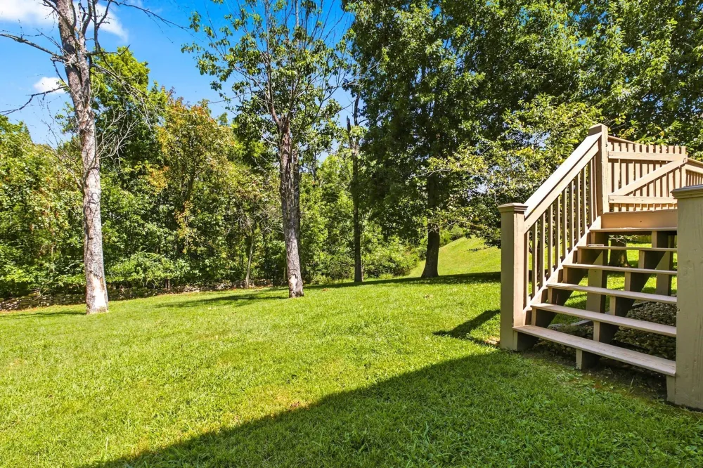102 Bartlett Ln Hendersonville, TN 37075