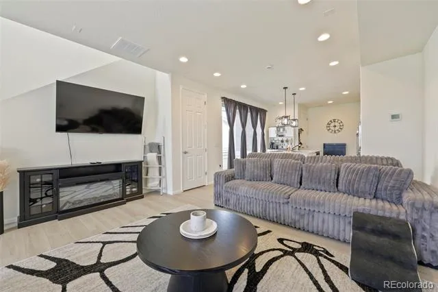 21143 E 67th Avenue Aurora, CO 80019