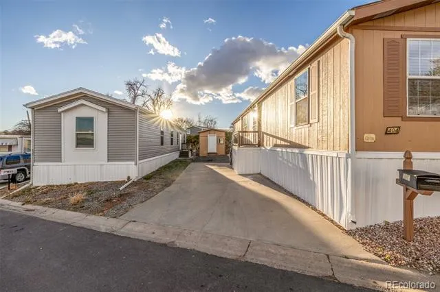 1801 W 92nd Avenue Denver, CO 80260
