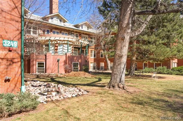 3249 W Fairview Place #111 Denver, CO 80211