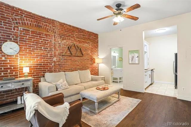3249 W Fairview Place #111 Denver, CO 80211