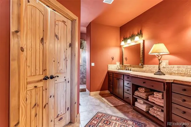 400 Ridge Road Westcliffe, CO 81252