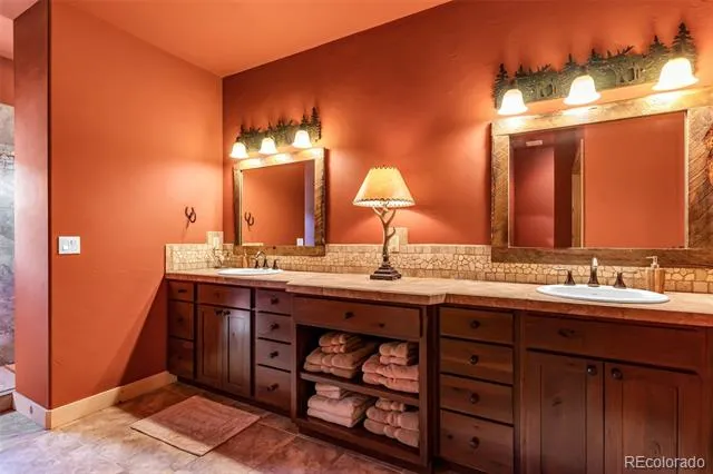 400 Ridge Road Westcliffe, CO 81252