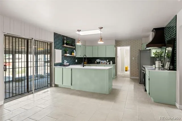 442 Titan Court Aurora, CO 80011