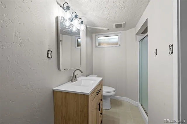 442 Titan Court Aurora, CO 80011