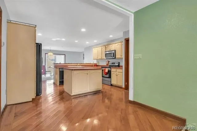 2 Meadow Lane Swink, CO 81077