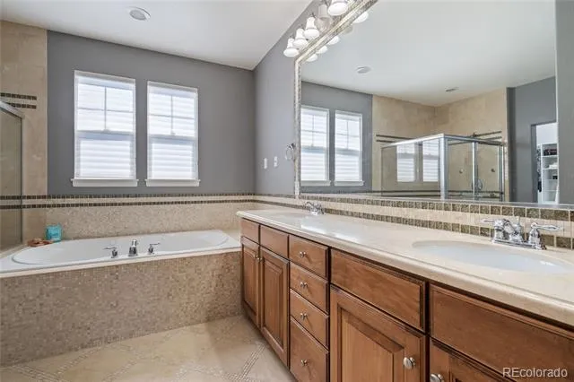 7963 S Valleyhead Way Aurora, CO 80016