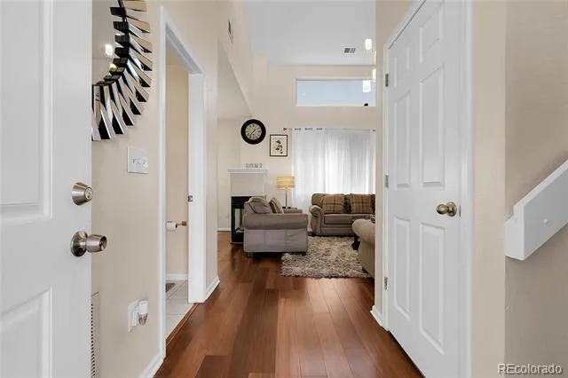 337 Ivory Circle Aurora, CO 80011