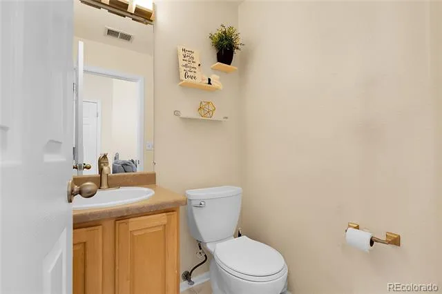 337 Ivory Circle Aurora, CO 80011