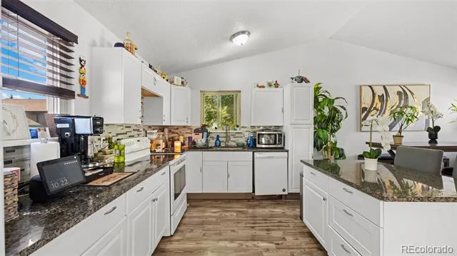3433 Hunterwood Drive Colorado Springs, CO 80916