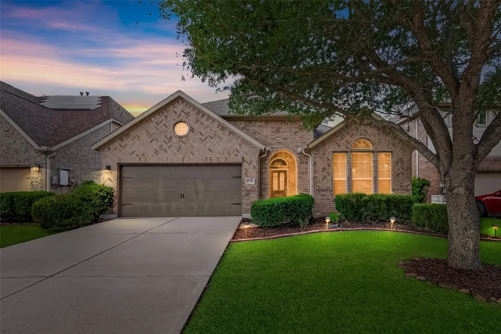 10318 Rouken Glen Court Richmond, TX 77407