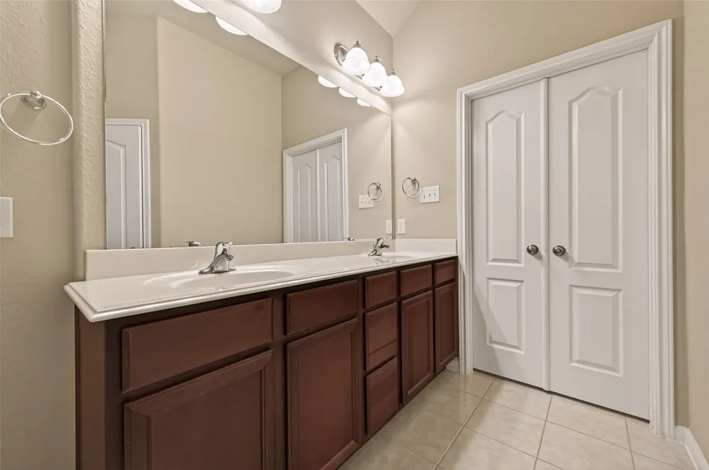 10318 Rouken Glen Court Richmond, TX 77407