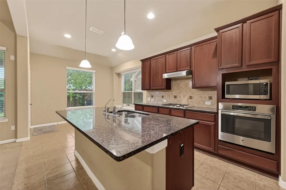 10318 Rouken Glen Court Richmond, TX 77407