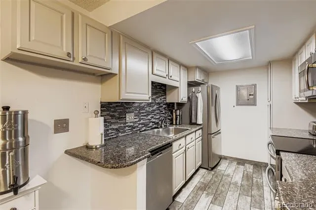 8225 E Fairmount Drive #204 Denver, CO 80247