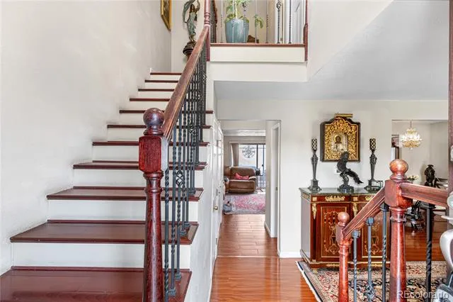 2925 S Vaughn Way Aurora, CO 80014