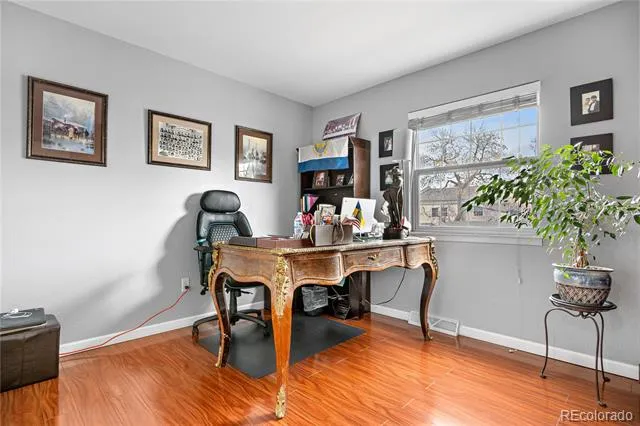 2925 S Vaughn Way Aurora, CO 80014