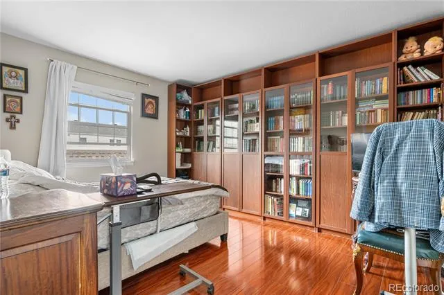2925 S Vaughn Way Aurora, CO 80014