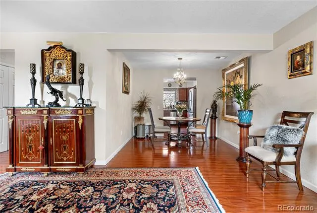 2925 S Vaughn Way Aurora, CO 80014