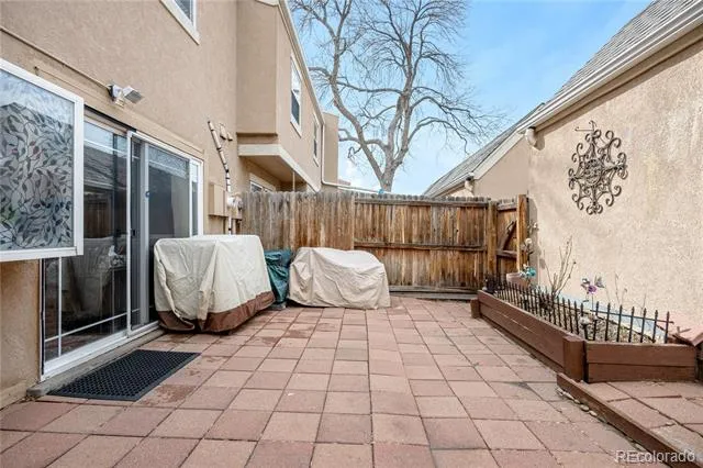 2925 S Vaughn Way Aurora, CO 80014