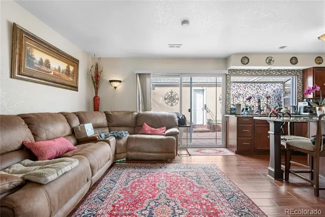 2925 S Vaughn Way Aurora, CO 80014