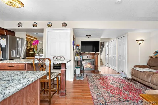 2925 S Vaughn Way Aurora, CO 80014